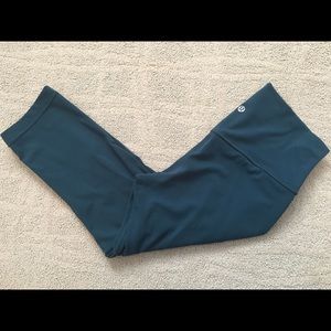 Lulu lemon Align Capris 19"